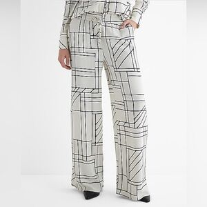 NWT Express High Waisted Printed Pull On Wide Leg Pant - size Medium